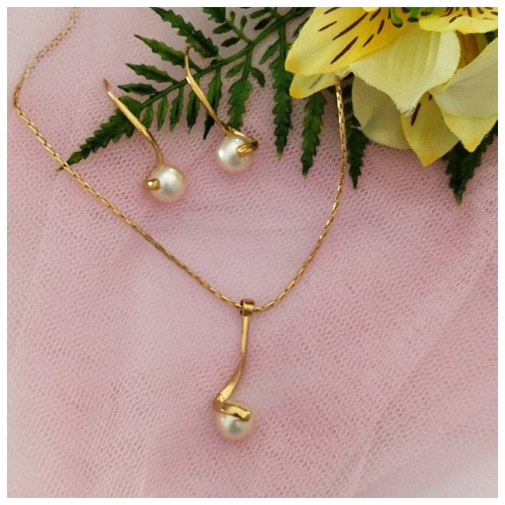 Conjunto de gargantilla y pendientes PERLA