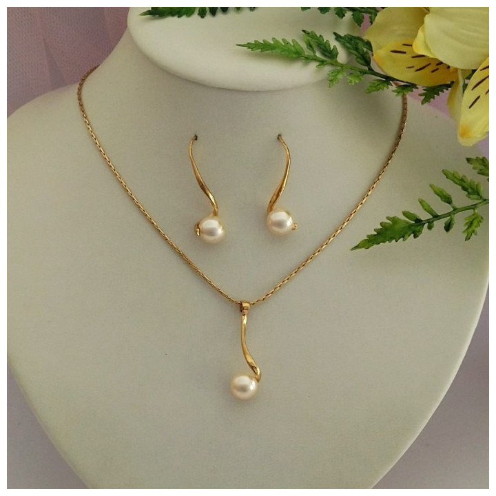 Conjunto de gargantilla y pendientes PERLA