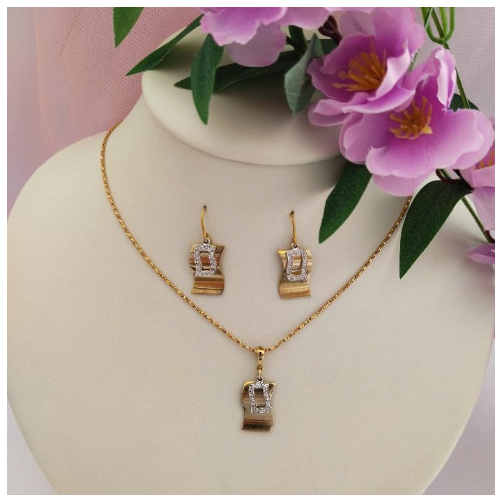 Conjunto de gargantilla y pendientes ROMA