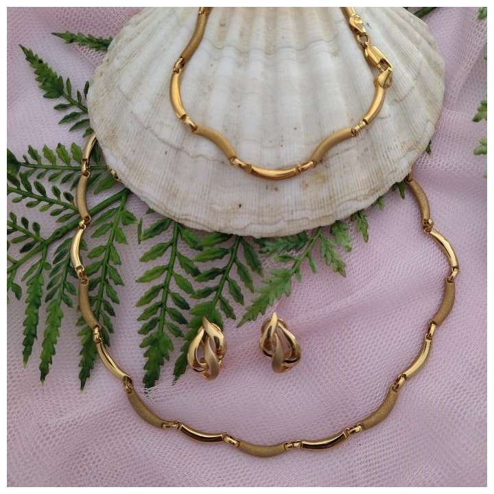 Conjunto de gargantilla, pulsera y pendientes CORAL