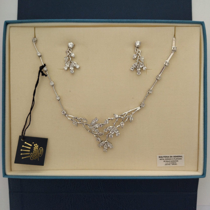 Conjunto de gargantilla y pendientes ANNA