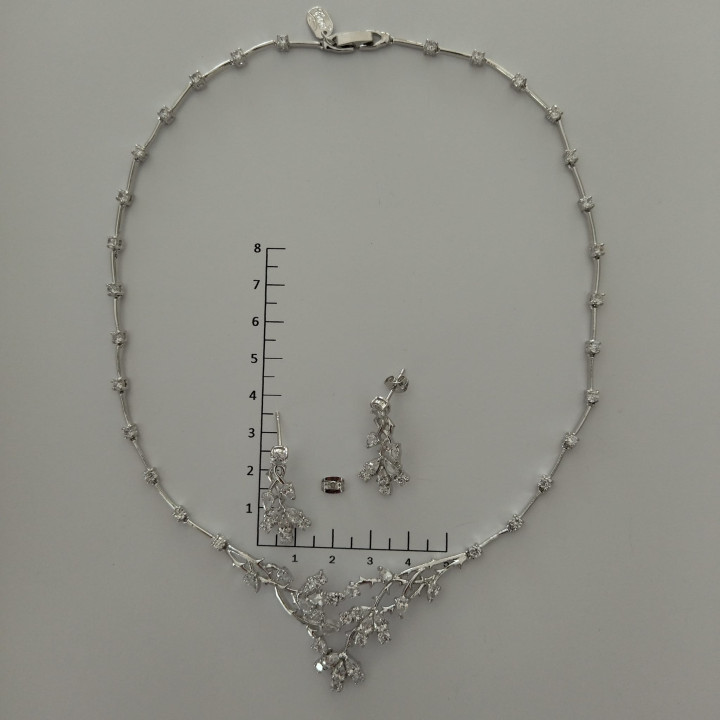 Conjunto de gargantilla y pendientes ANNA