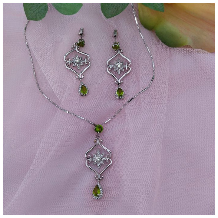 Conjunto de gargantilla y pendientes CHIC