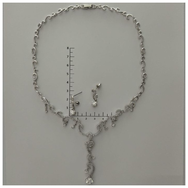 Conjunto de gargantilla y pendientes DULCE