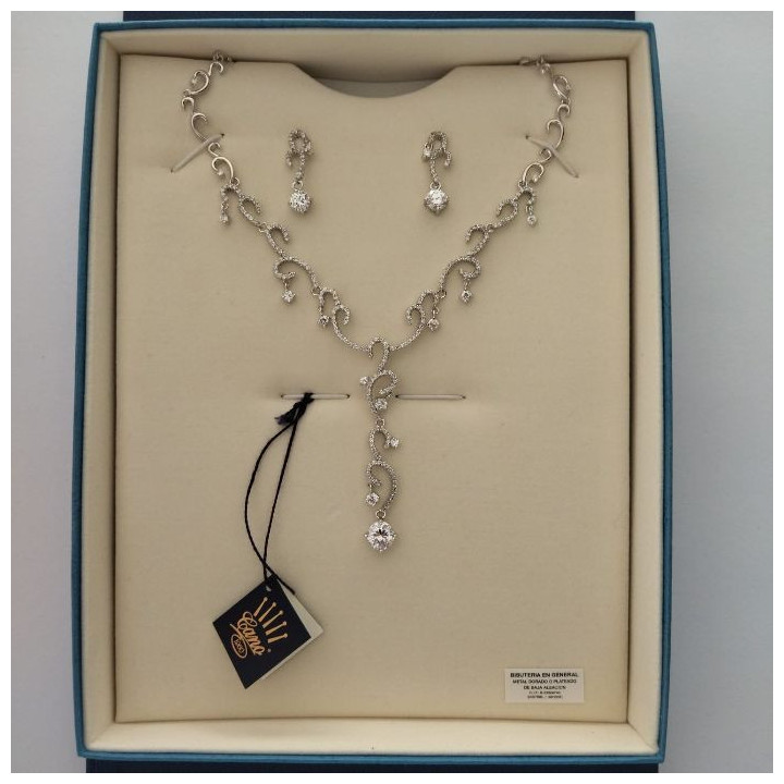 Conjunto de gargantilla y pendientes DULCE