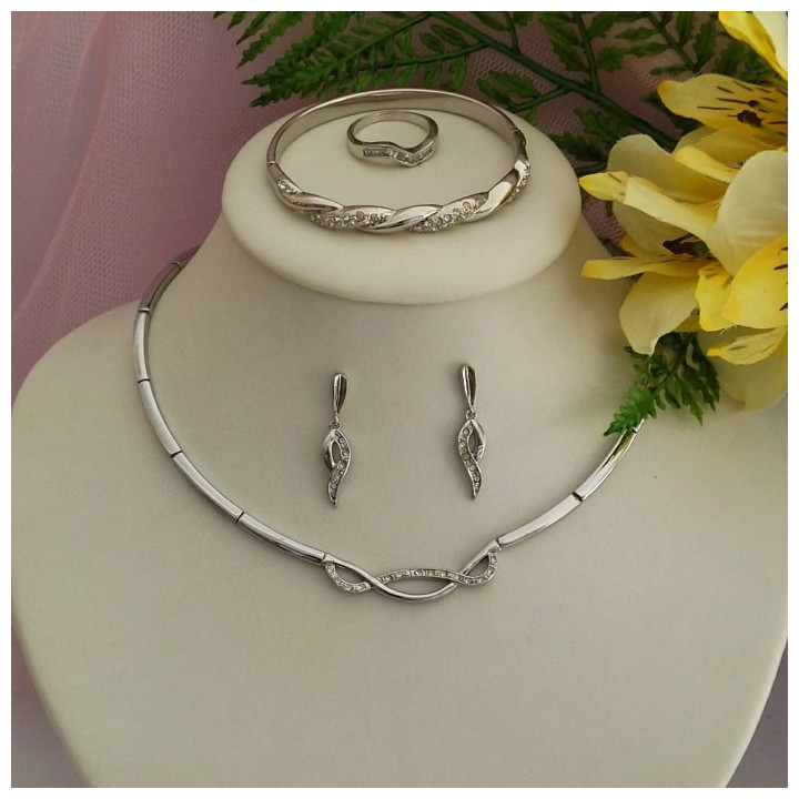 Conjunto de gargantilla, brazalete, anillo y pendientes ENMA