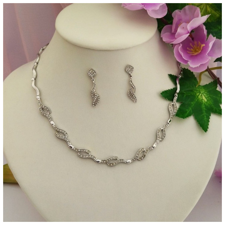 Conjunto de gargantilla y pendientes FIONA