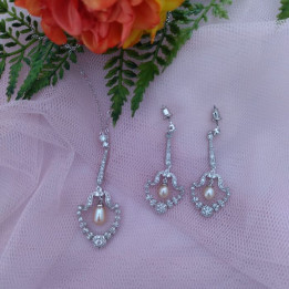 Conjunto de gargantilla y pendientes GALA