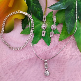 Conjunto de gargantilla, pulsera y pendientes HARMONY