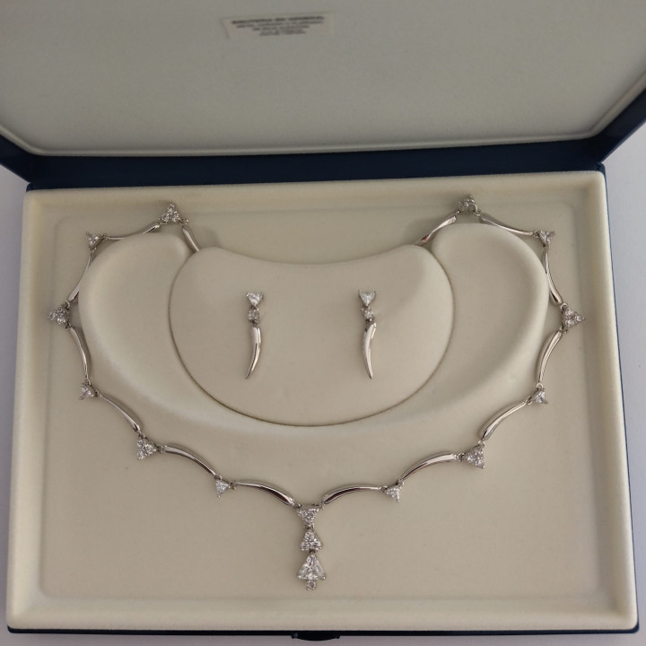 Conjunto de gargantilla y pendientes MARIE