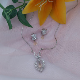 Conjunto de gargantilla y pendientes PARIS