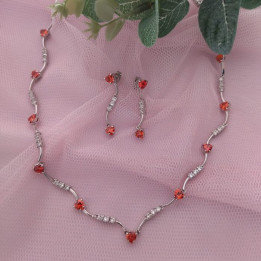 Conjunto de gargantilla y pendientes RUBÍ