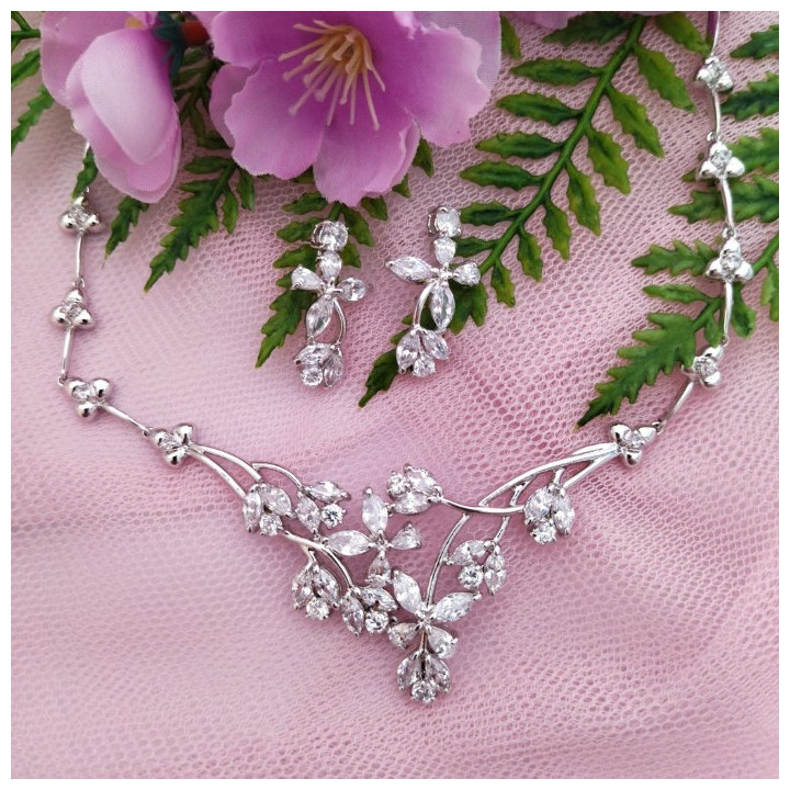 Conjunto de gargantilla y pendientes SALLY