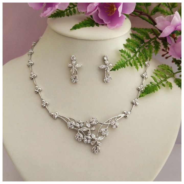Conjunto de gargantilla y pendientes SALLY