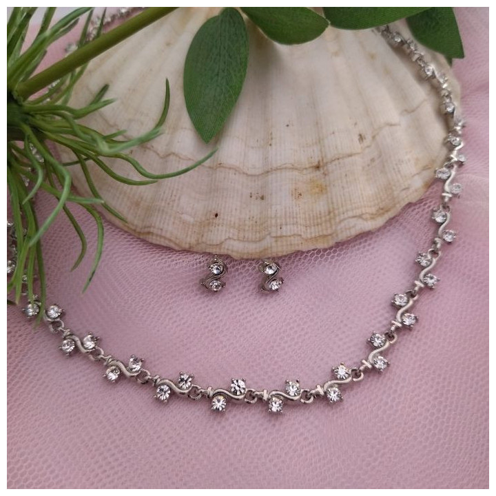 Conjunto de gargantilla y pendientes WISH