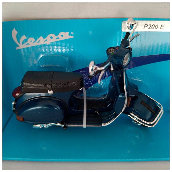 Vespa  de colección 1978 azul