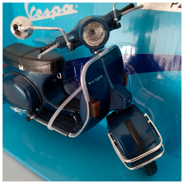 Vespa  de colección 1978 azul