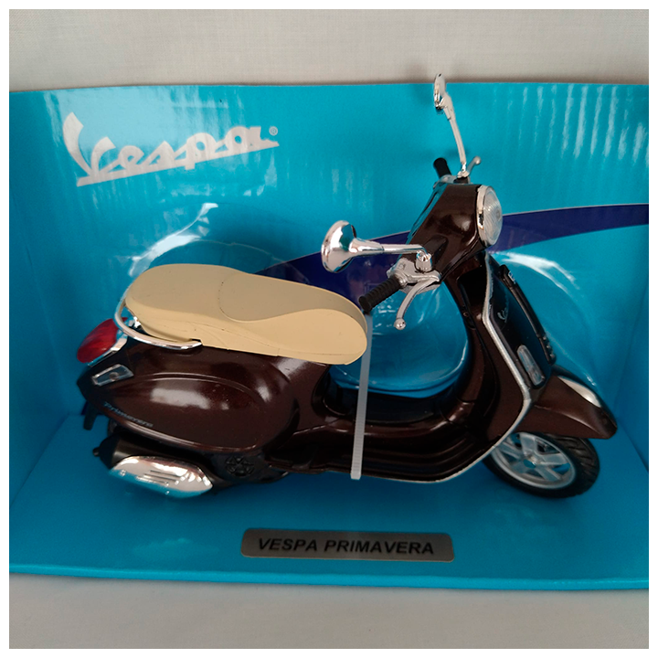 Vespa de colección Primavera negra