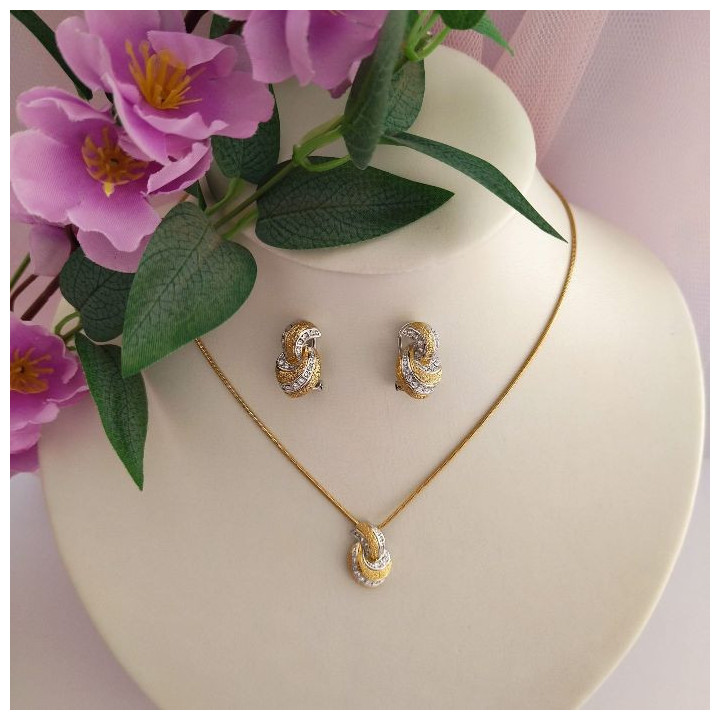Conjunto de gargantilla y pendientes EMILY