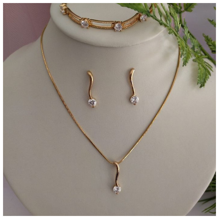 Conjunto de gargantilla, pulsera y pendientes LAIA